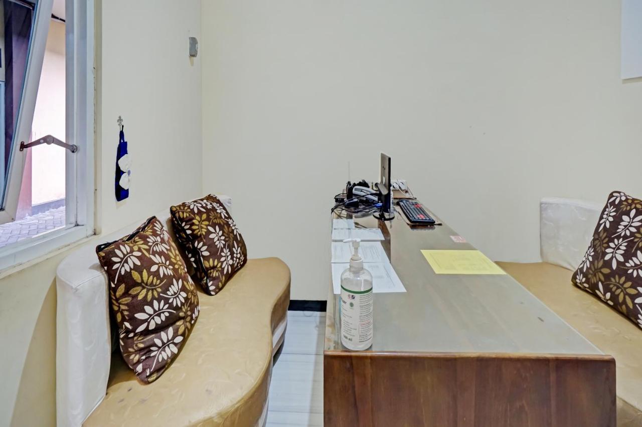 Oyo 3298 Bromo Guest House Family 말랑 외부 사진