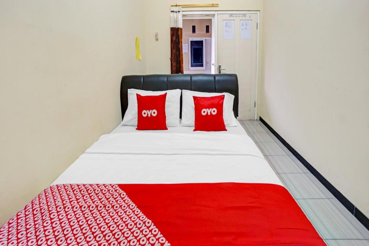 Oyo 3298 Bromo Guest House Family 말랑 외부 사진